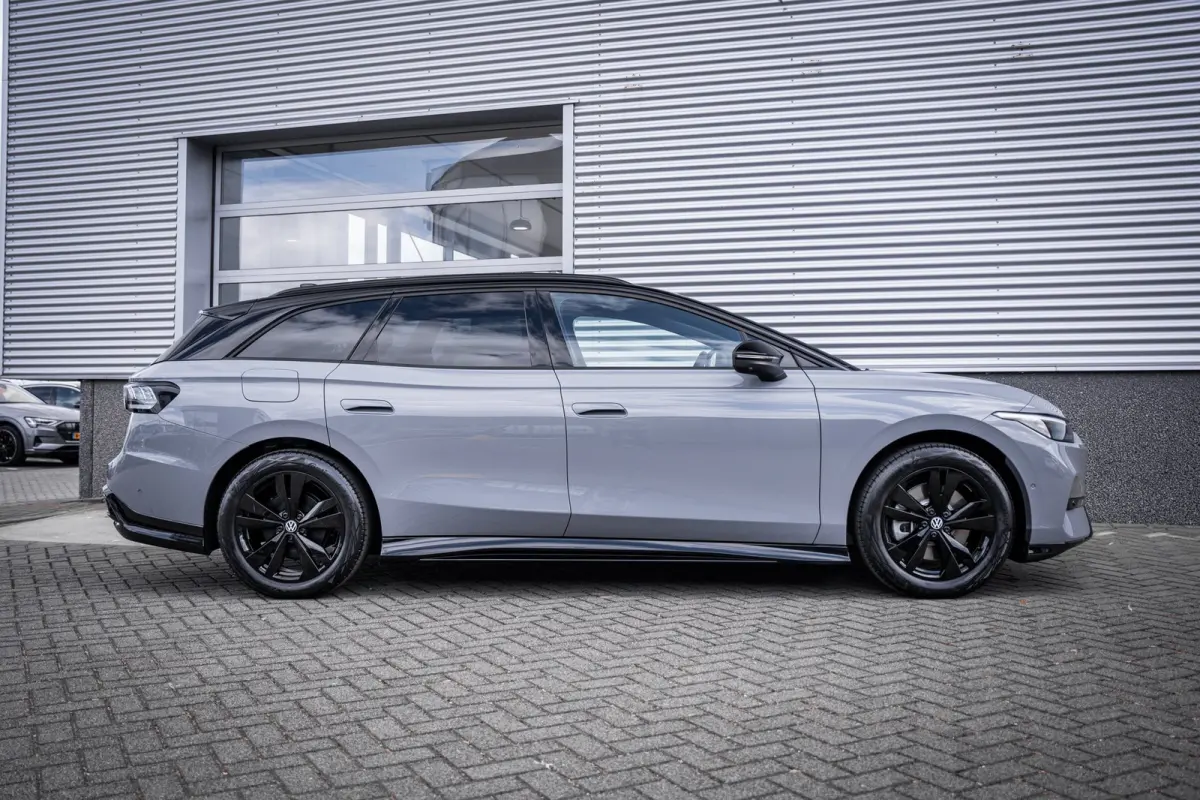 Limited Edition Plus | 360 graden camera (Area View) | Achterklep, elektrisch, met sensorgestuurde opening (Easy Open) | Geheugenfunctie voor Parkeerassistent (Trained Park Assist)