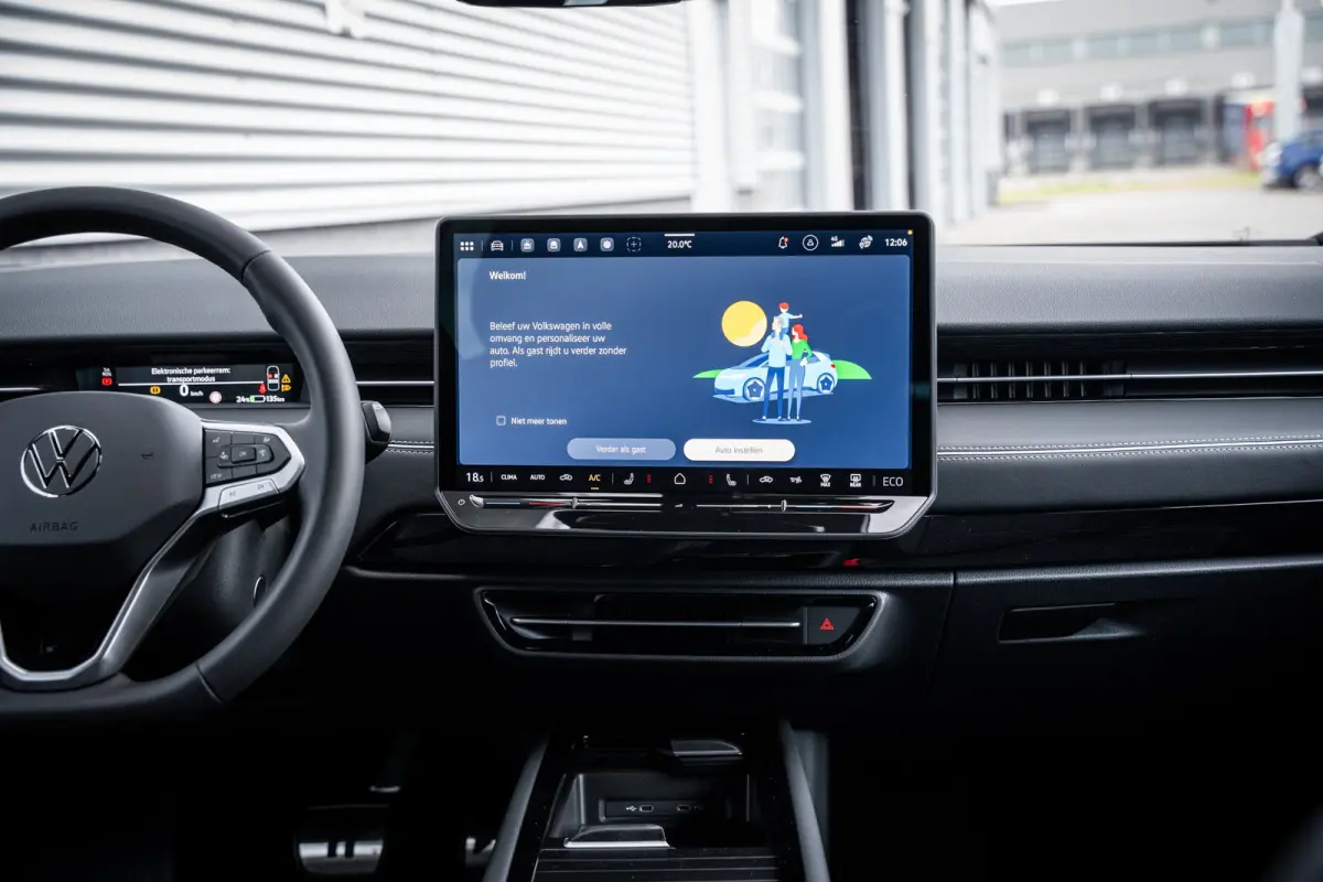 Limited Edition Plus | 360 graden camera (Area View) | Achterklep, elektrisch, met sensorgestuurde opening (Easy Open) | Geheugenfunctie voor Parkeerassistent (Trained Park Assist)