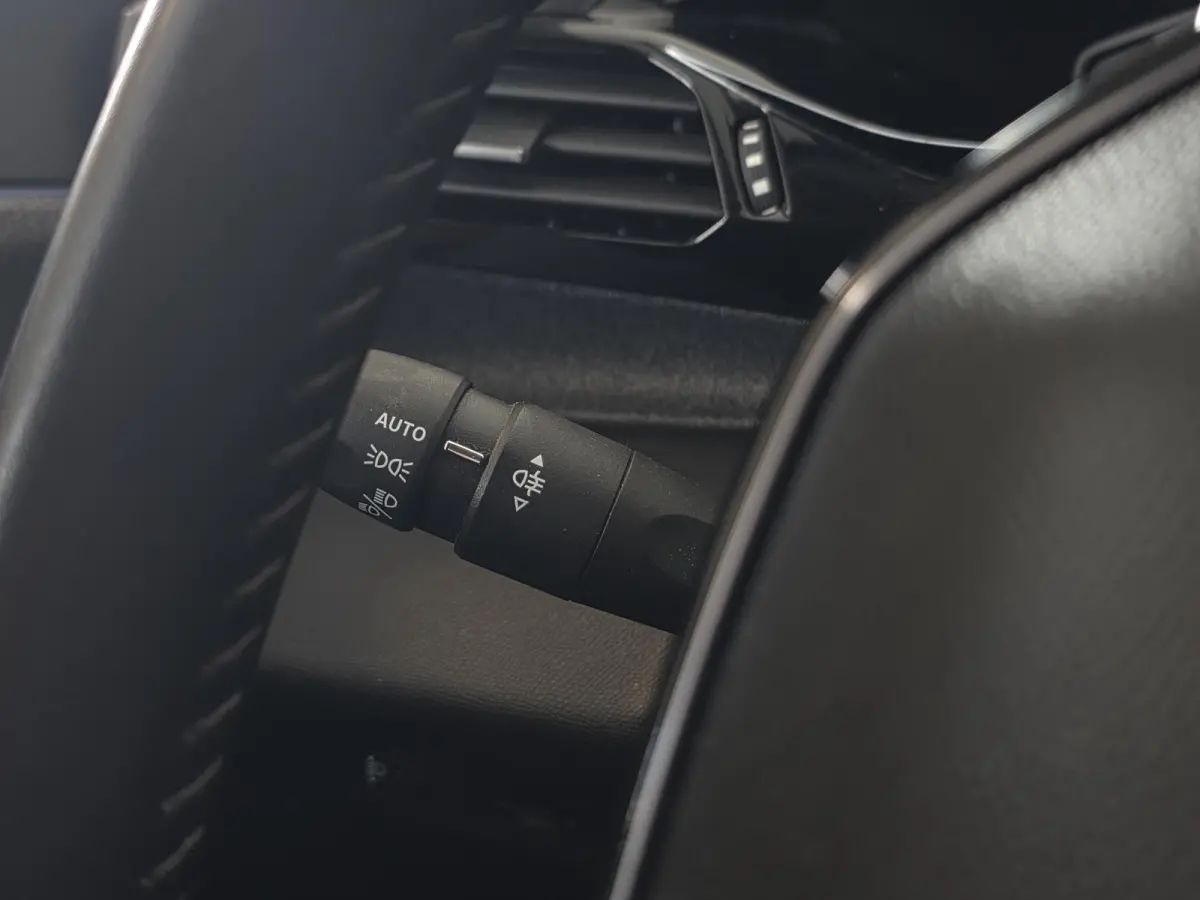 1.2 PureTech Allure Pack Business | NL-Auto | Camera | Cruise Control | Apple Carplay & Android Auto