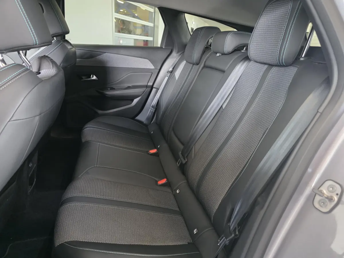 1.2 PureTech Allure Pack Business | NL-Auto | Camera | Cruise Control | Apple Carplay & Android Auto