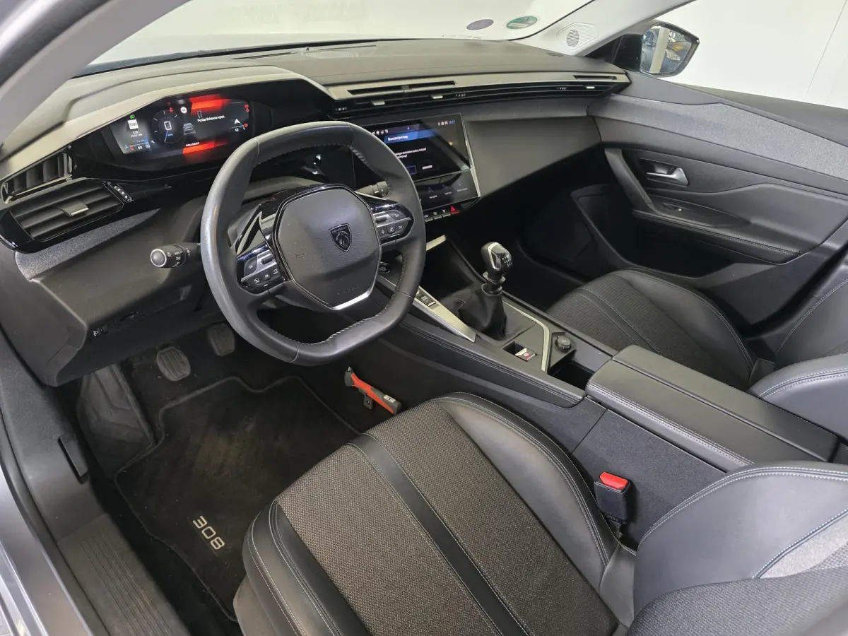 1.2 PureTech Allure Pack Business | NL-Auto | Camera | Cruise Control | Apple Carplay & Android Auto