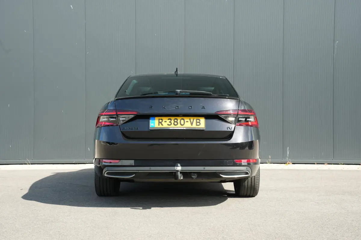 1.4 TSI iV 218pk Sportline Business | Trekhaak | Adaptive Cruise | Stoelen Elektrisch | 19" | Camera