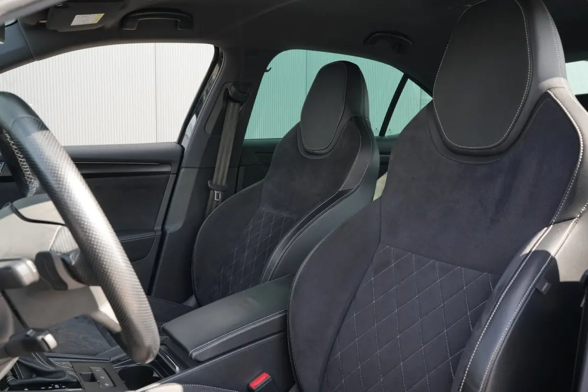 1.4 TSI iV 218pk Sportline Business | Trekhaak | Adaptive Cruise | Stoelen Elektrisch | 19" | Camera