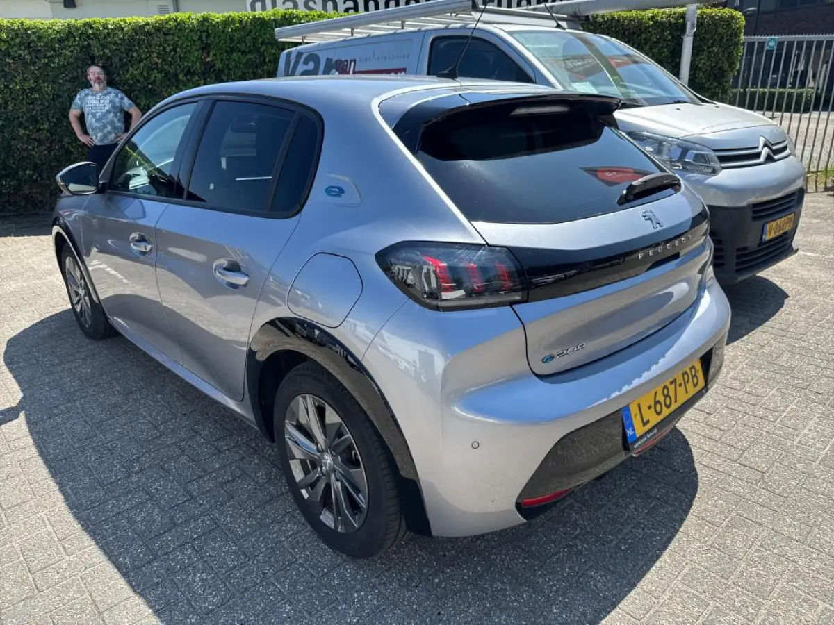 EV Allure Pack 50 kWh | Achteruitrijcamera | Climate Control | Navigatie | Apple Carplay & Android Auto | !!