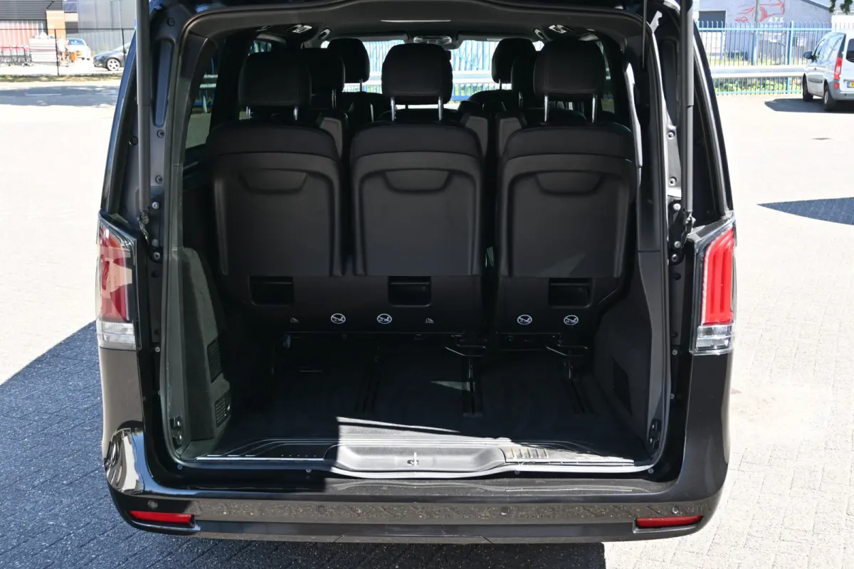 300d 4-Matic L3 Avantgarde 4x4 8 Persoons, incl BPM en BTW