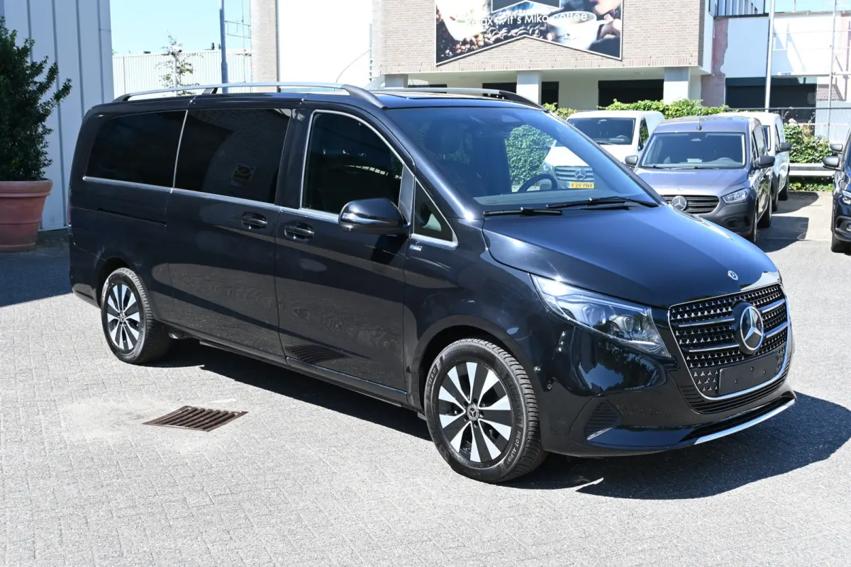 300d 4-Matic L3 Avantgarde 4x4 8 Persoons, incl BPM en BTW