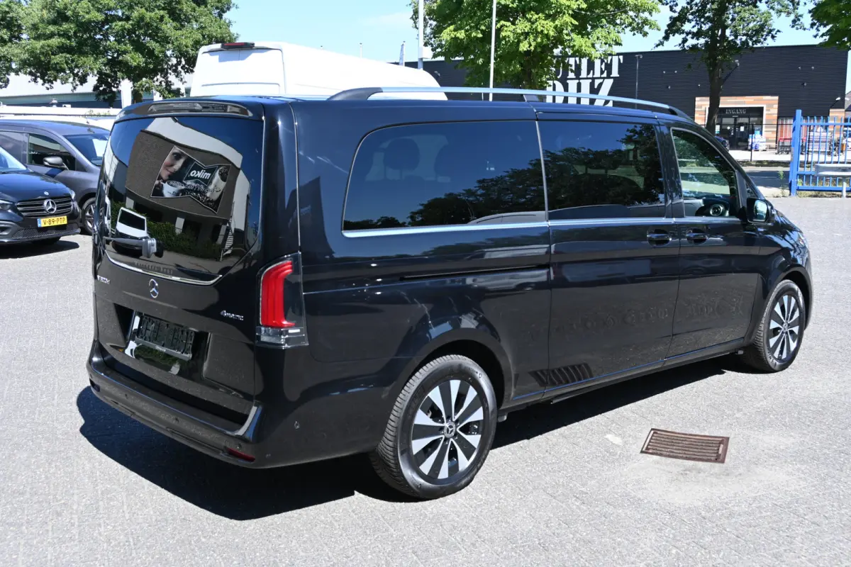 300d 4-Matic L3 Avantgarde 4x4 8 Persoons, incl BPM en BTW