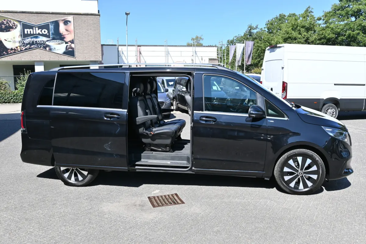 300d 4-Matic L3 Avantgarde 4x4 8 Persoons, incl BPM en BTW
