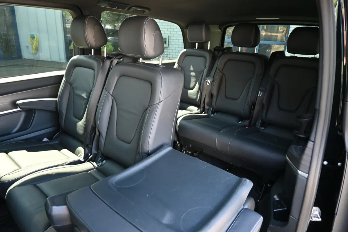 300d 4-Matic L3 Avantgarde 4x4 8 Persoons, incl BPM en BTW