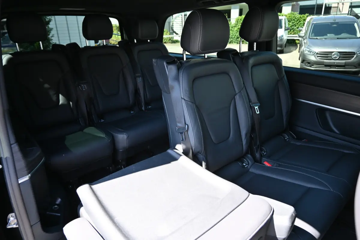 300d 4-Matic L3 Avantgarde 4x4 8 Persoons, incl BPM en BTW