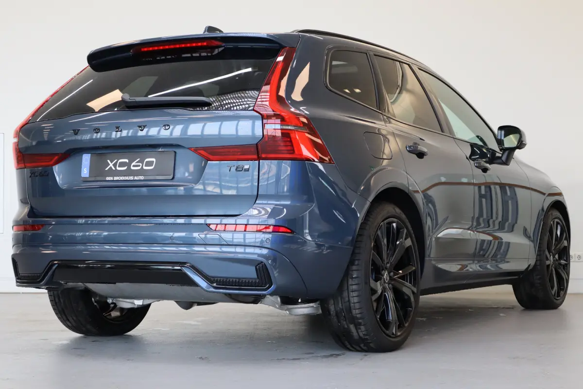 T8 406PK AWD Ultra Dark Black Ed. | Executive | Luchtvering | B&W | 22" | Massage | HUD