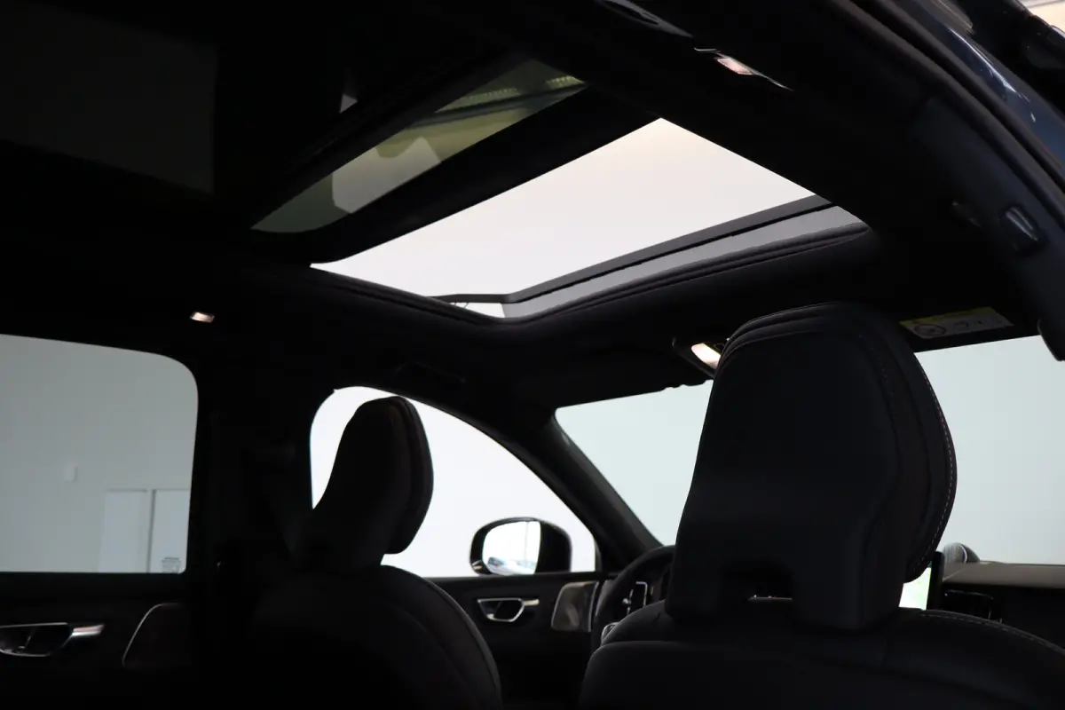 T8 406PK AWD Ultra Dark Black Ed. | Executive | Luchtvering | B&W | 22" | Massage | HUD