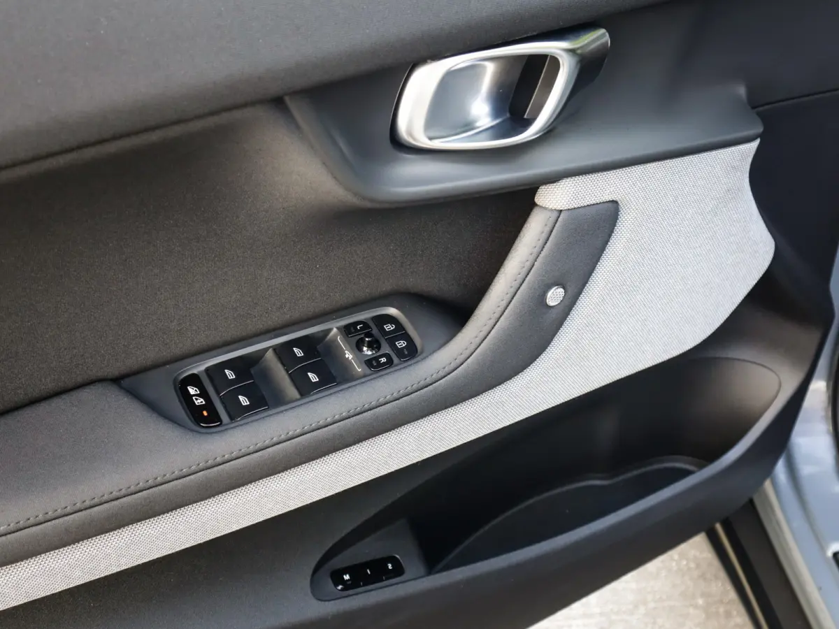 Long Range Dual Motor Launch Edition 78kWh 3-Fase 1e-Eig. & Dealer-Onderh. BOVAG-Garantie. NL-Auto.
