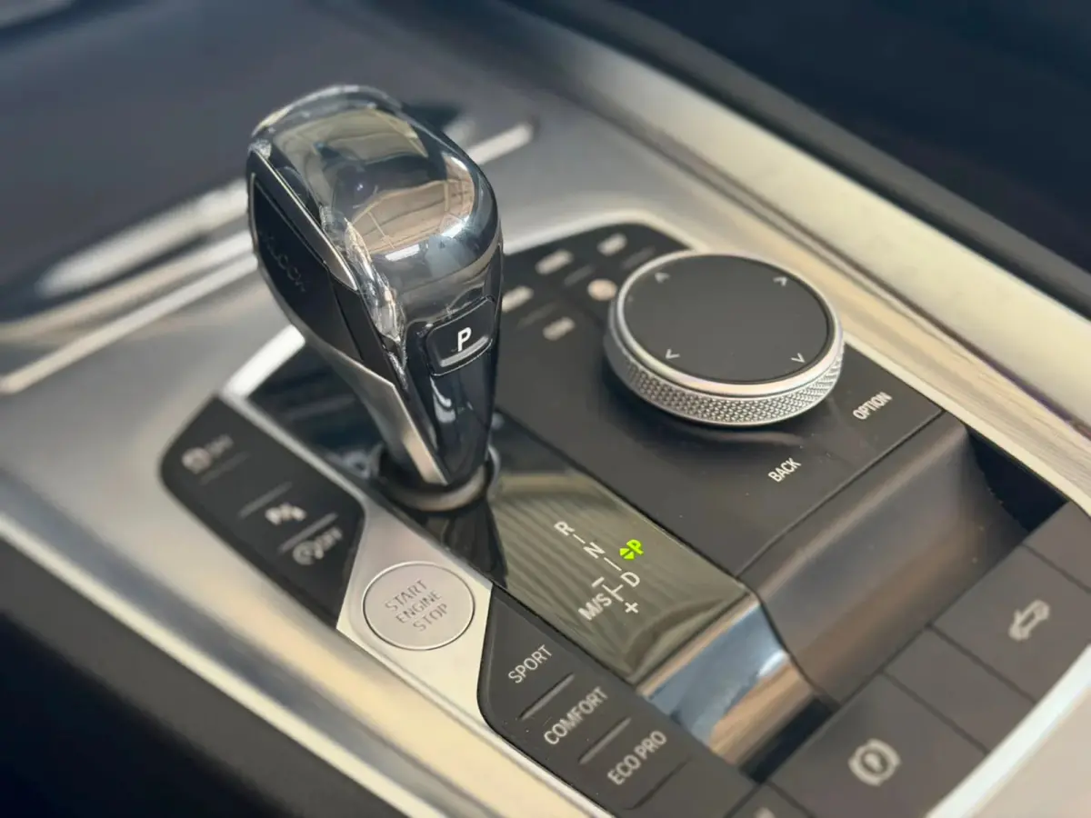 SDrive30i High Executive M-Sport(Dealer OndH, Navi, Camera, StoelV, Harman/Kardon, PDC V+A, Etc)