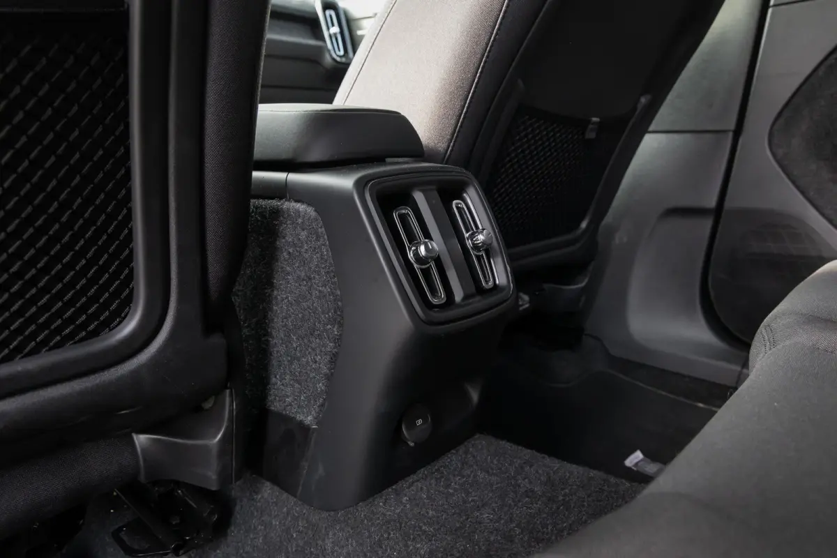 Single Motor 70kWh Core Business | 19" | Trekhaak | Harman Kardon | Adaptieve Cruise | BLIS | Parkeercamera | Getint Glas | Google