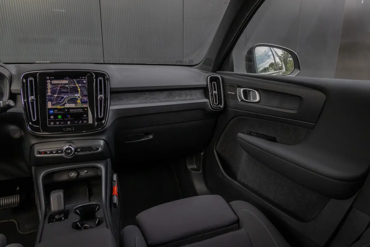 Single Motor 70kWh Core Business | 19" | Trekhaak | Harman Kardon | Adaptieve Cruise | BLIS | Parkeercamera | Getint Glas | Google