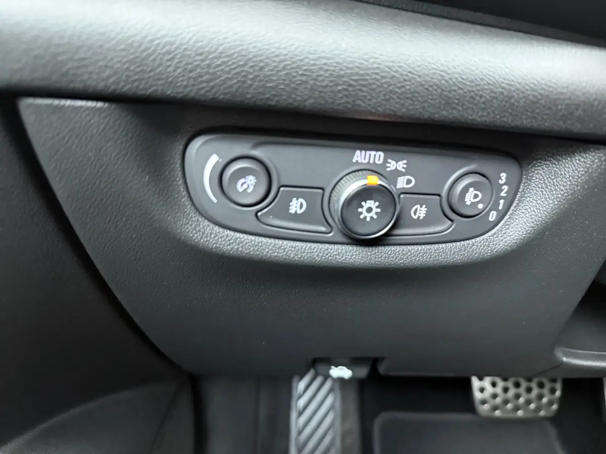 1.5 Turbo Innovation / Navigatie / Camera / Parkeersensoren / Keyless / Stuur -en Stoelverwarmd / Carplay / LED /