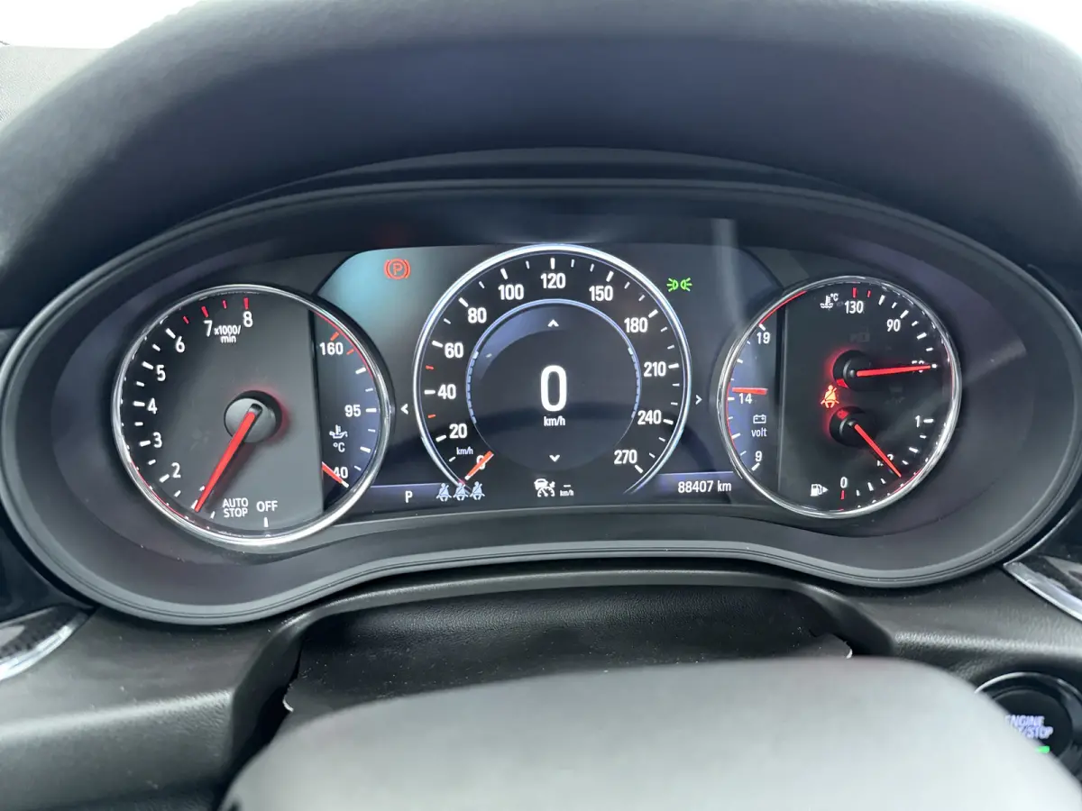 1.5 Turbo Innovation / Navigatie / Camera / Parkeersensoren / Keyless / Stuur -en Stoelverwarmd / Carplay / LED /
