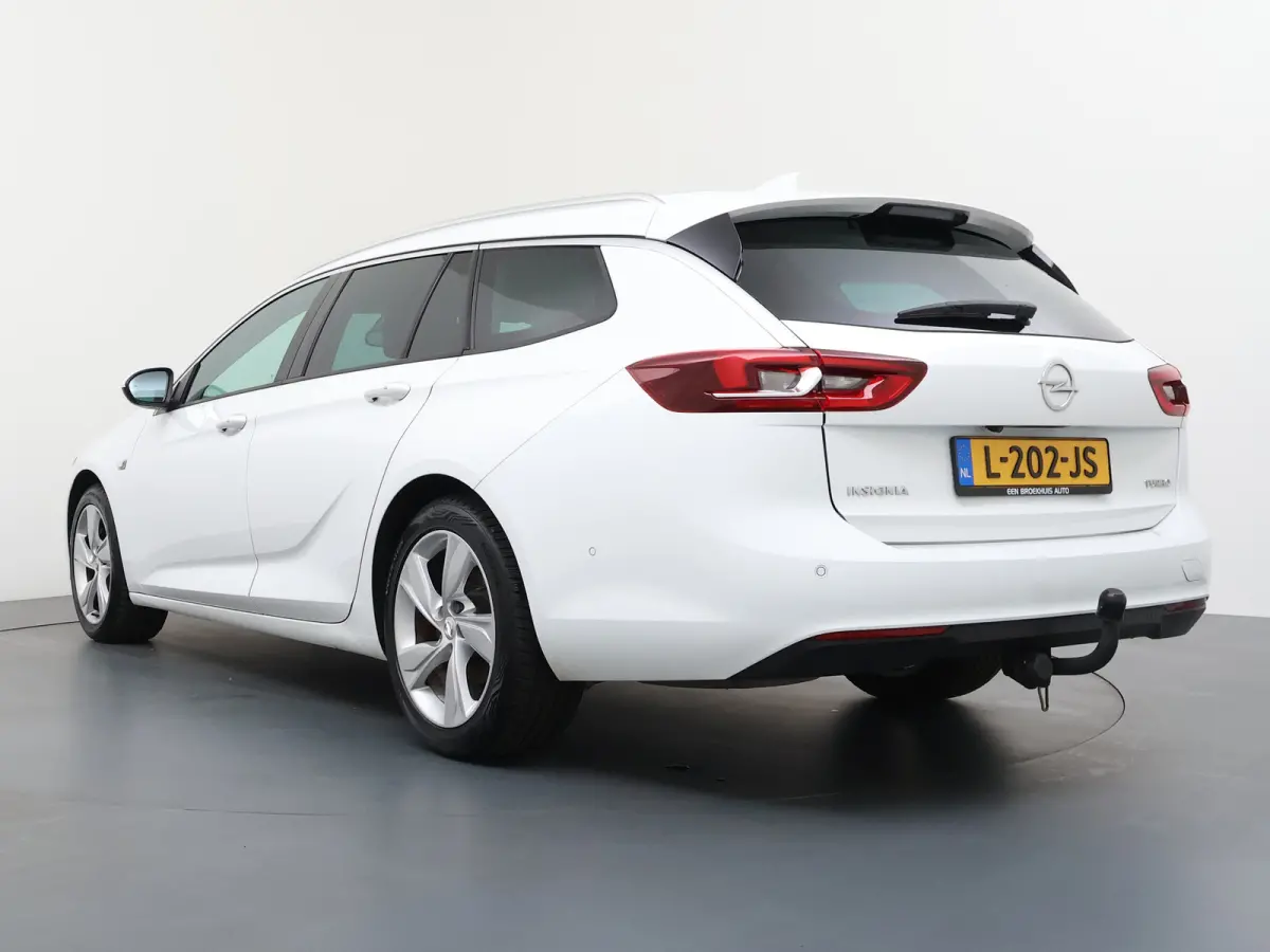 1.5 Turbo Innovation / Navigatie / Camera / Parkeersensoren / Keyless / Stuur -en Stoelverwarmd / Carplay / LED /