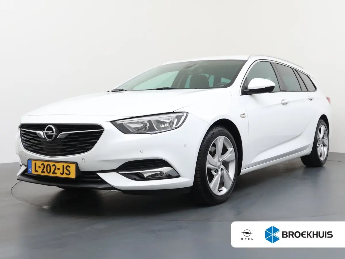 1.5 Turbo Innovation / Navigatie / Camera / Parkeersensoren / Keyless / Stuur -en Stoelverwarmd / Carplay / LED /