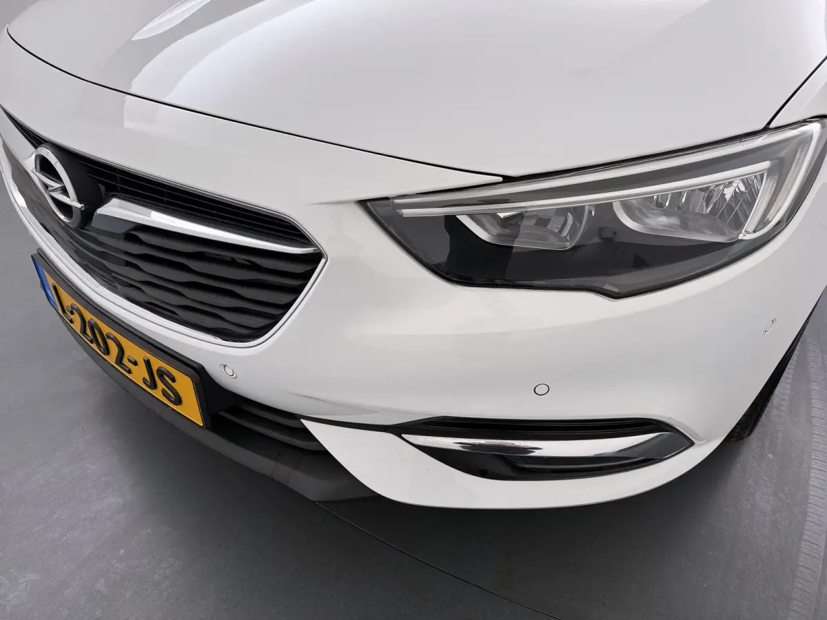 1.5 Turbo Innovation / Navigatie / Camera / Parkeersensoren / Keyless / Stuur -en Stoelverwarmd / Carplay / LED /