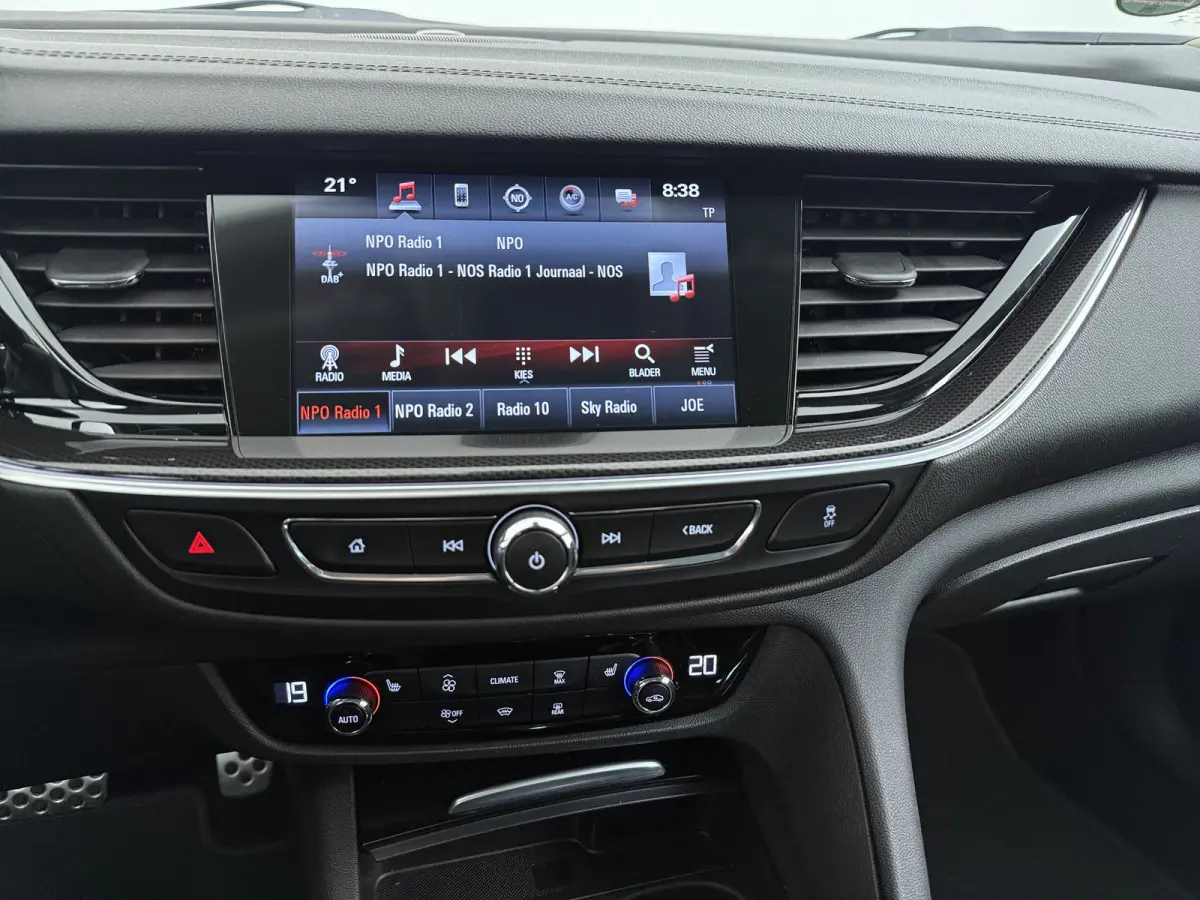 1.5 Turbo Innovation / Navigatie / Camera / Parkeersensoren / Keyless / Stuur -en Stoelverwarmd / Carplay / LED /