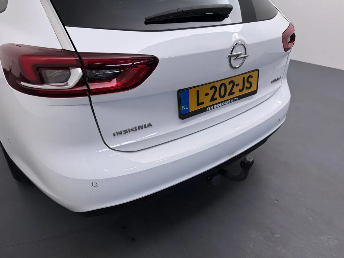 1.5 Turbo Innovation / Navigatie / Camera / Parkeersensoren / Keyless / Stuur -en Stoelverwarmd / Carplay / LED /