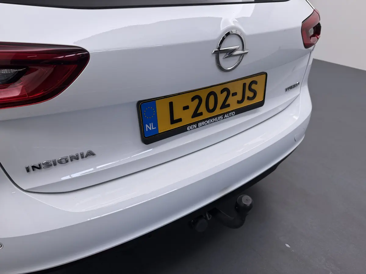 1.5 Turbo Innovation / Navigatie / Camera / Parkeersensoren / Keyless / Stuur -en Stoelverwarmd / Carplay / LED /