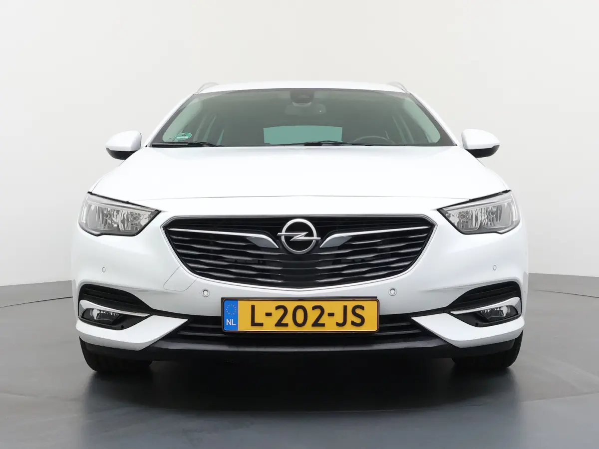 1.5 Turbo Innovation / Navigatie / Camera / Parkeersensoren / Keyless / Stuur -en Stoelverwarmd / Carplay / LED /