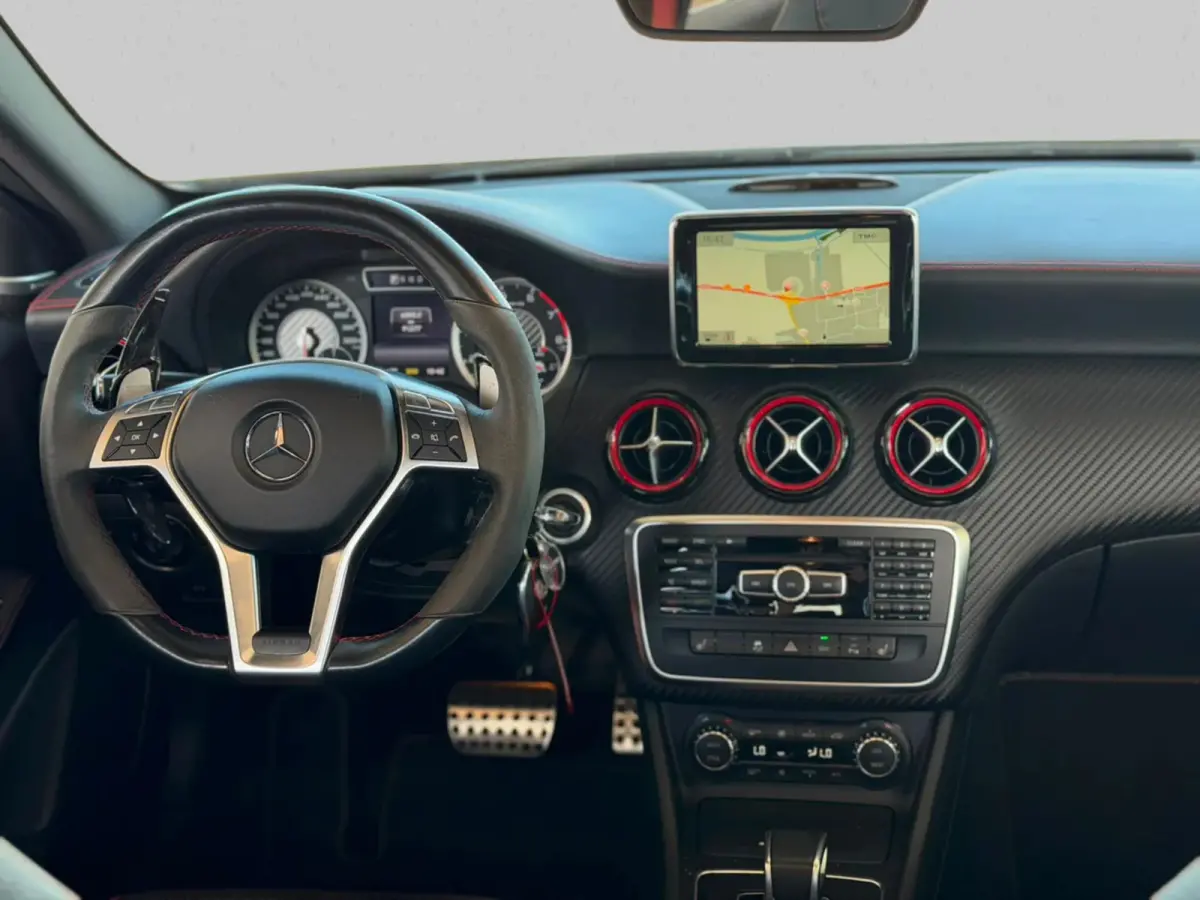AMG 45 4MATIC (NL-auto, Perfect OnderH, Panoramadak, Schaalstoelen, Carplay, StoelV, Clima, Navi Groot,Etc)