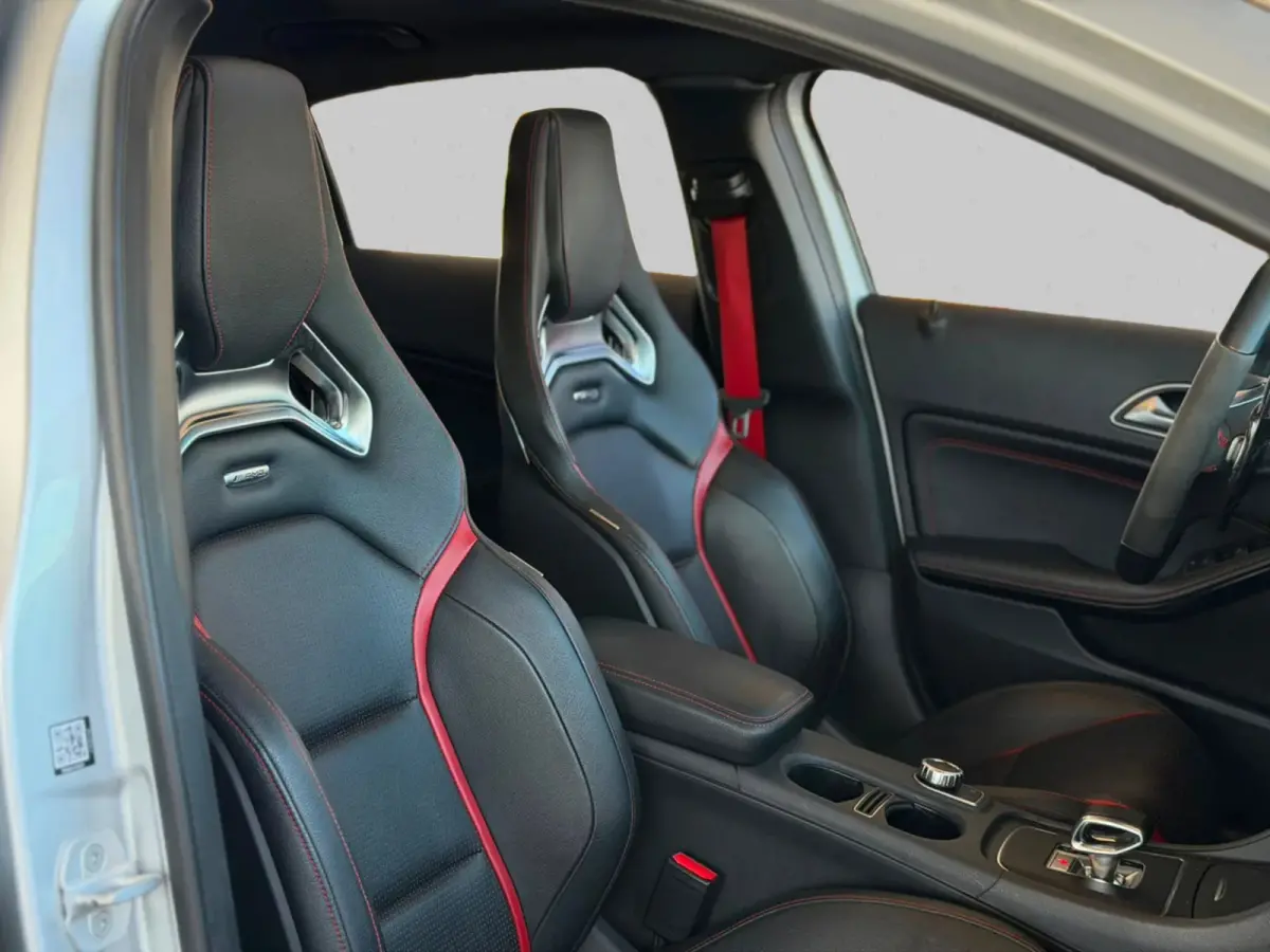 AMG 45 4MATIC (NL-auto, Perfect OnderH, Panoramadak, Schaalstoelen, Carplay, StoelV, Clima, Navi Groot,Etc)
