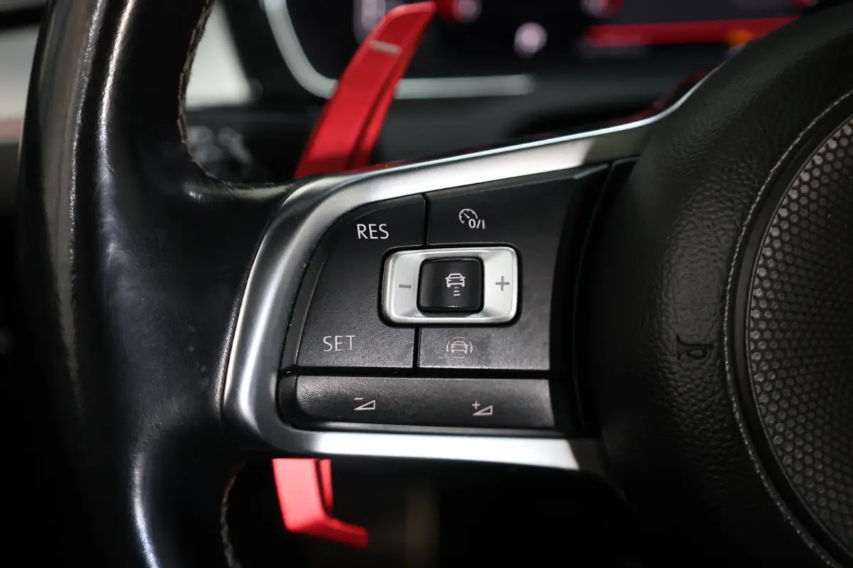 2.0 TSI 3x R-line MAXTON/VIRTUAL/SFEER/PANO/HAF LEER+ALCANTARA+MASSAGE/KEYLESS/20"/CAM/LINE/ACC/12 MDN GARANTIE!