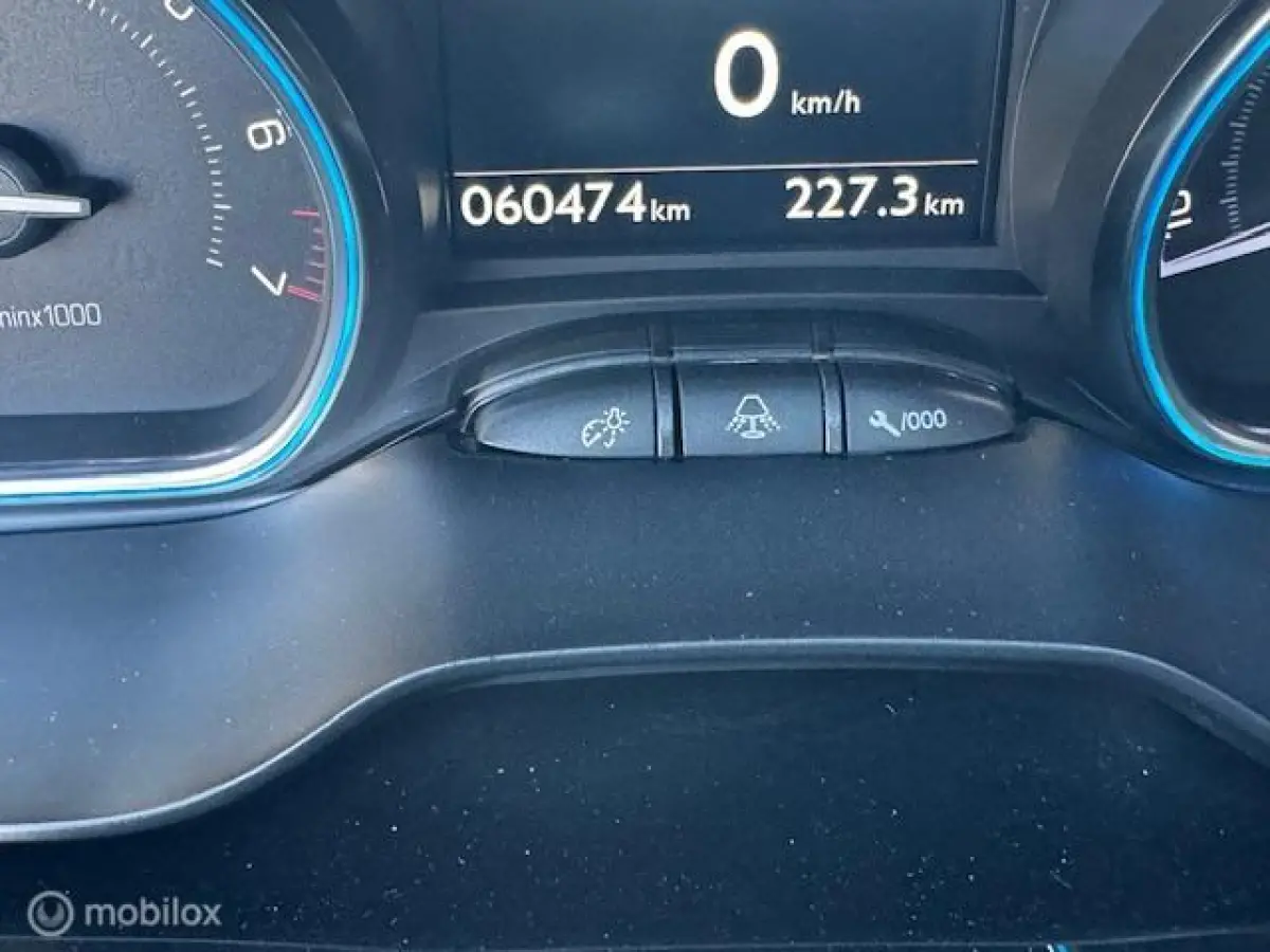 1.2 PureTech Crossway Aut. I Carplay I Pano