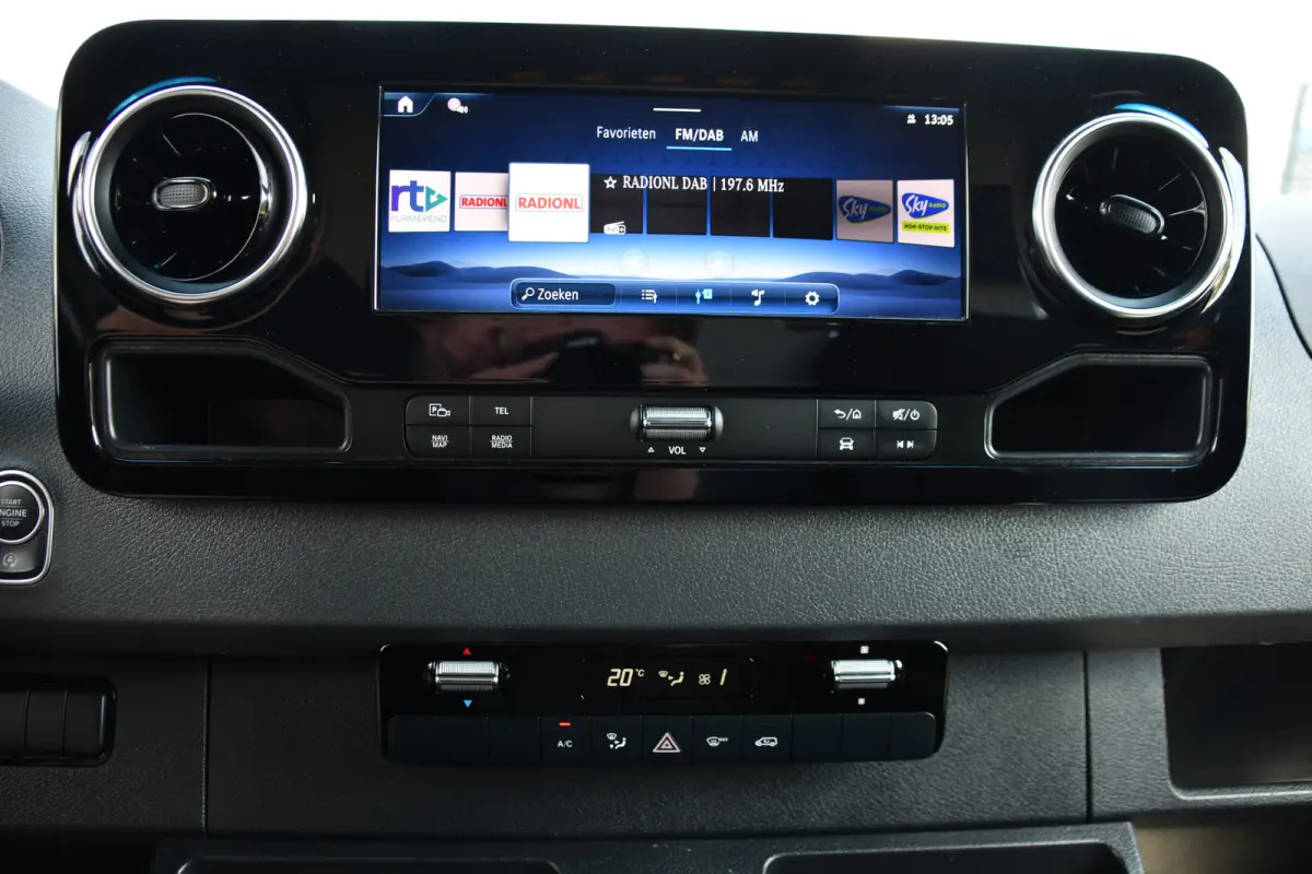 315 1.9 CDI L2 Pro PB Edition FACELIFT! Adaptieve Cruise, Camera, Carplay, LED, Automaat, 10,5'' Mbux, 150pk, Clima, binnenspiegel camera, Uniek!