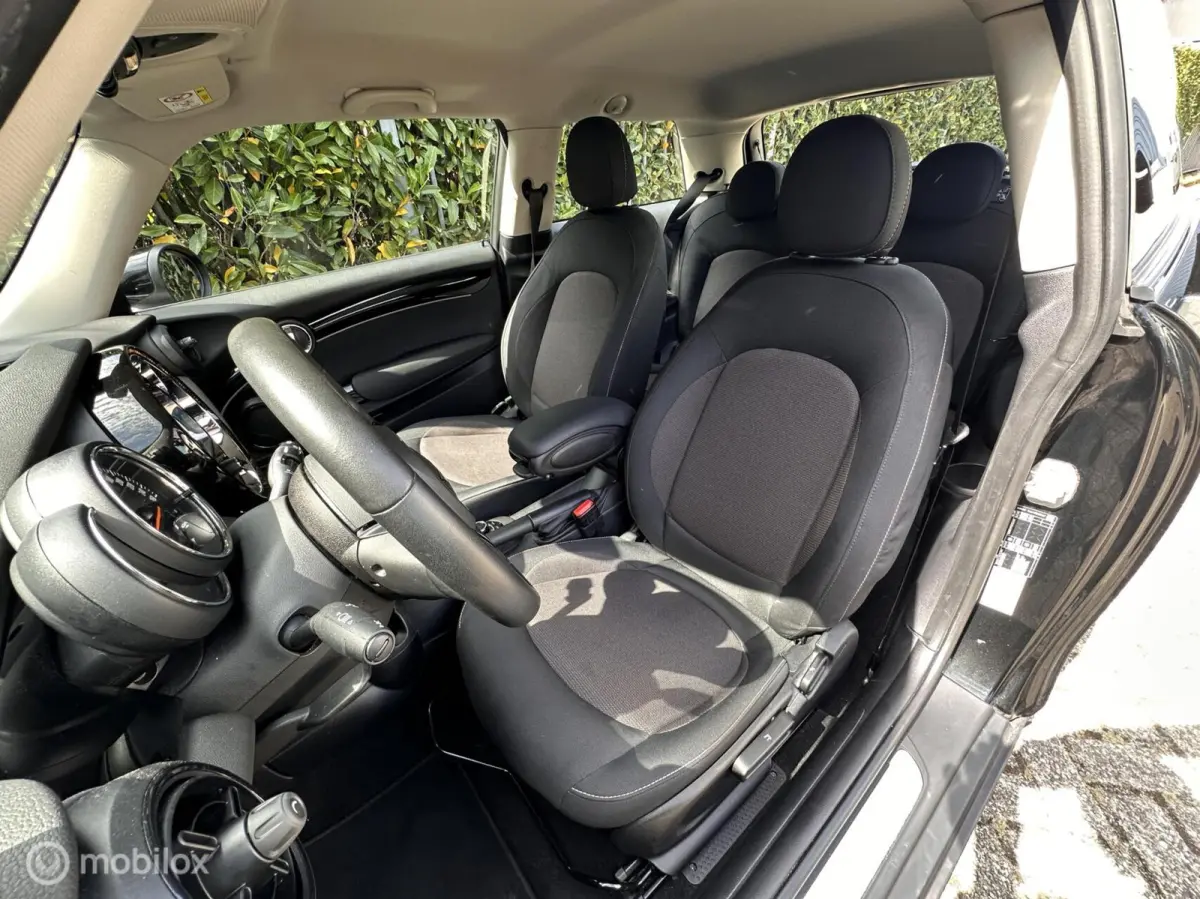 1.5 Cooper Essential automaat 2023
