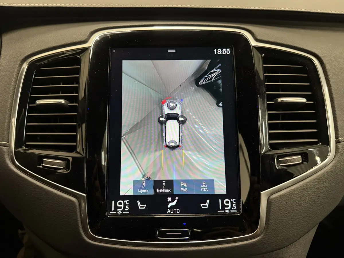 T8 Recharge AWD R-Design PANO/TREKHAAK/SOH 93,7%/HEAD-UP/22"/H&K/MEMORY/ALCANTARA-LEER/360CAMERA/ACC/PILOT-ASSIST/PRIVACY/BLACK-DESIGN/DONKERE-HEMEL/CRYSTAL-WEISS PARELMOER/NET OH BEURT GEHA