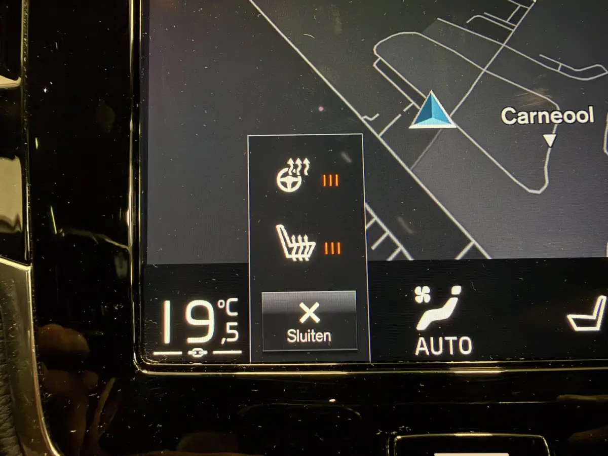 T8 Recharge AWD R-Design PANO/TREKHAAK/SOH 93,7%/HEAD-UP/22"/H&K/MEMORY/ALCANTARA-LEER/360CAMERA/ACC/PILOT-ASSIST/PRIVACY/BLACK-DESIGN/DONKERE-HEMEL/CRYSTAL-WEISS PARELMOER/NET OH BEURT GEHA