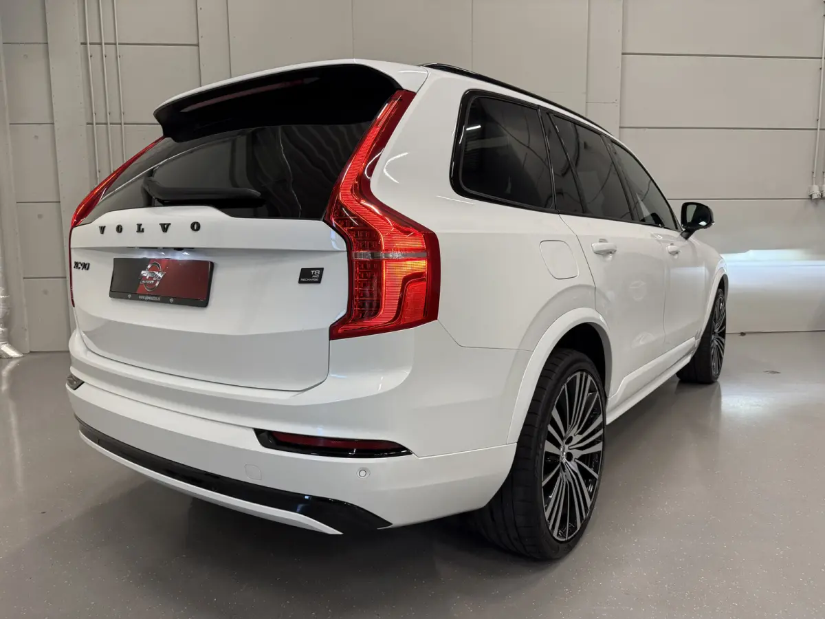 T8 Recharge AWD R-Design PANO/TREKHAAK/SOH 93,7%/HEAD-UP/22"/H&K/MEMORY/ALCANTARA-LEER/360CAMERA/ACC/PILOT-ASSIST/PRIVACY/BLACK-DESIGN/DONKERE-HEMEL/CRYSTAL-WEISS PARELMOER/NET OH BEURT GEHA