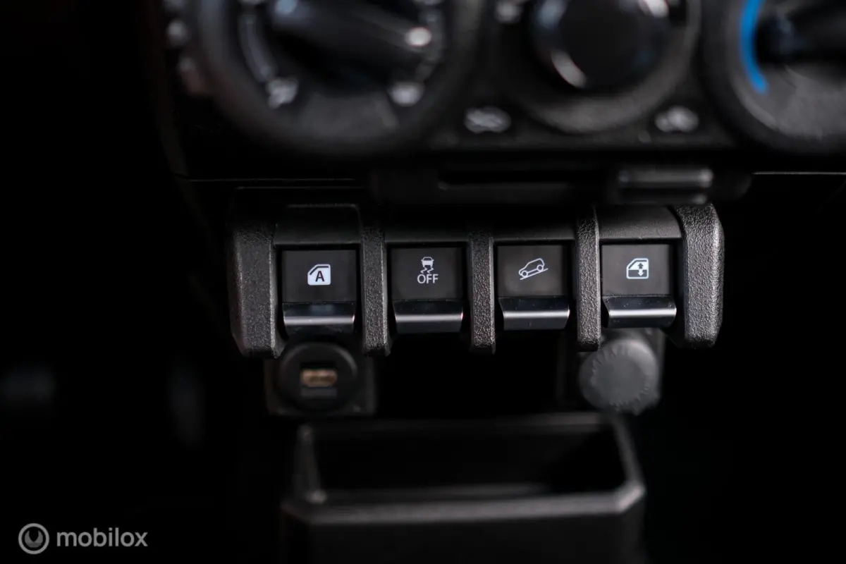 1.5 Comfort 4x4 | NL auto | NAP | 4 persoons | Stoelverwarming | Airco | BF Goodrich | Bluetooth | Rijklaar incl garantie |