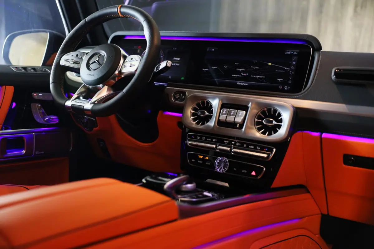 63 Edition 1 BRABUS UITVOERING / Mat Zwart / Acc / Dode Hoek / Leder / Open Dak / 360 Camera / 24 Inch
