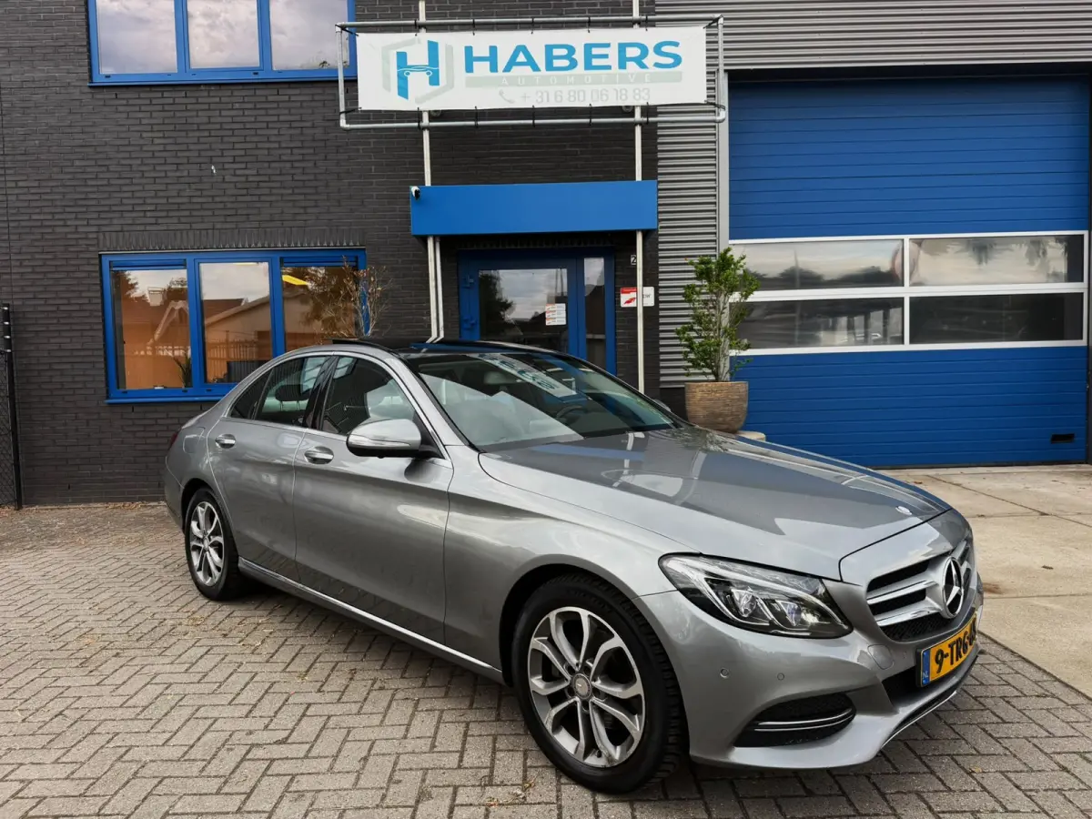 200 Prestige 184PK|Groot Navi|AUT|Sportstoelen|Leder|Kantel/Schuifdak|Full Led|NL Auto|StoelVW|360Camera|
