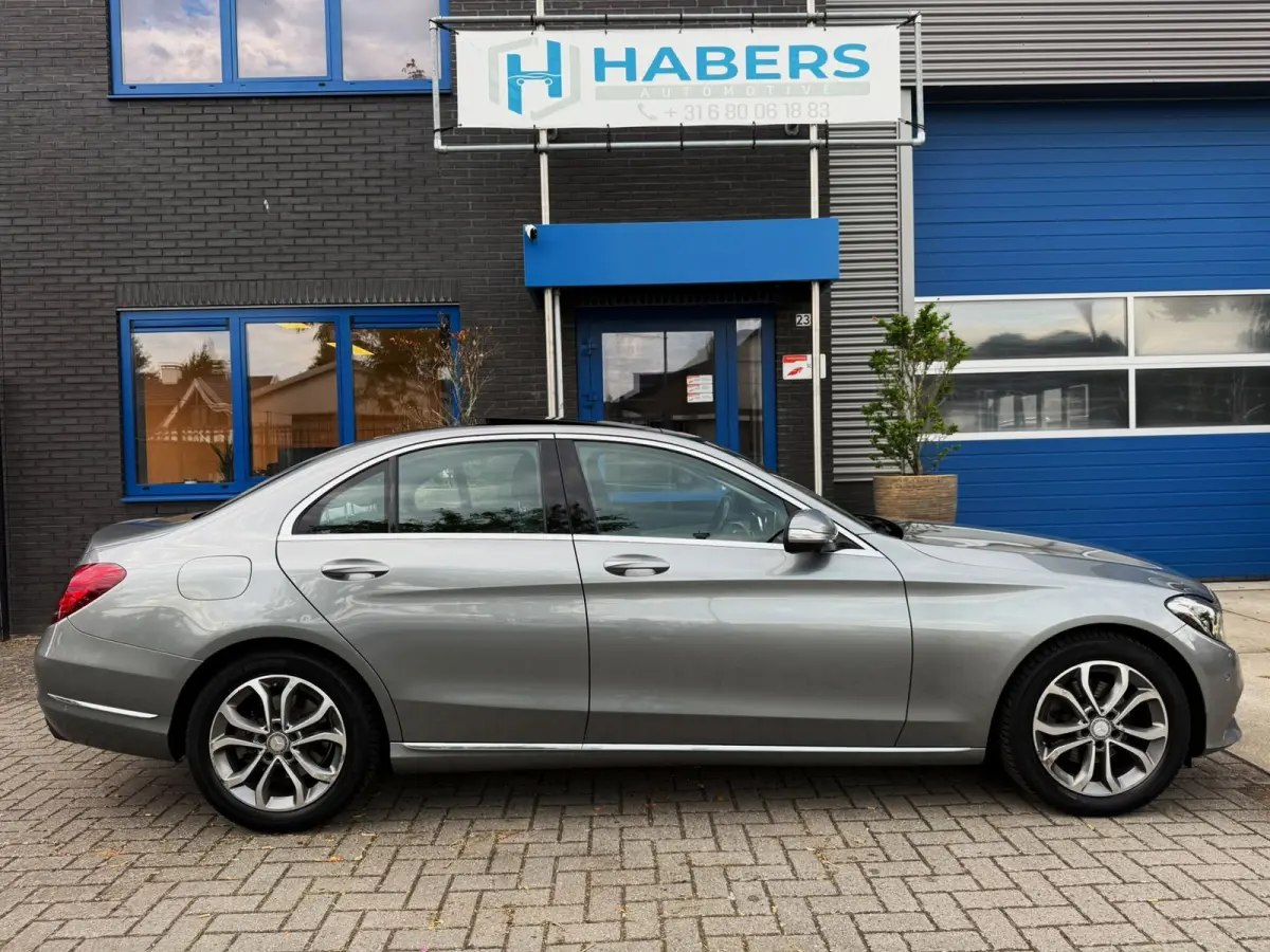 200 Prestige 184PK|Groot Navi|AUT|Sportstoelen|Leder|Kantel/Schuifdak|Full Led|NL Auto|StoelVW|360Camera|