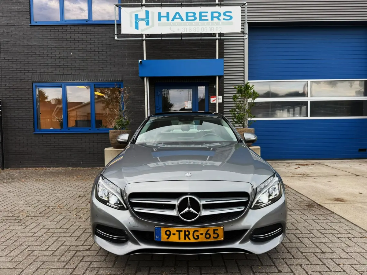 200 Prestige 184PK|Groot Navi|AUT|Sportstoelen|Leder|Kantel/Schuifdak|Full Led|NL Auto|StoelVW|360Camera|