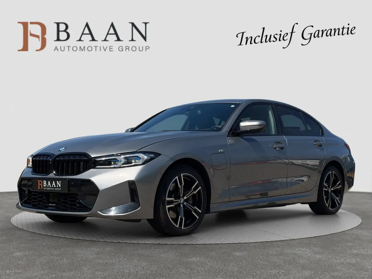 330e xDrive!|M-Sport|24mnd Gar|360|Memory|HUD|Keyless|ACC