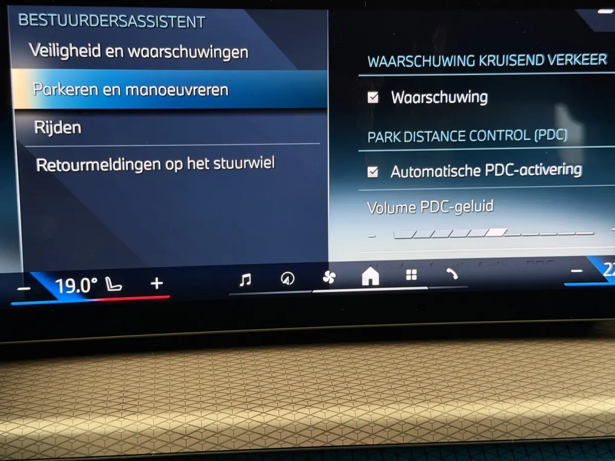 330e xDrive!|M-Sport|24mnd Gar|360|Memory|HUD|Keyless|ACC