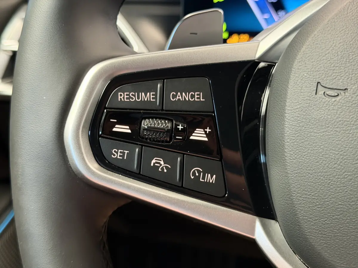 330e xDrive!|M-Sport|24mnd Gar|360|Memory|HUD|Keyless|ACC