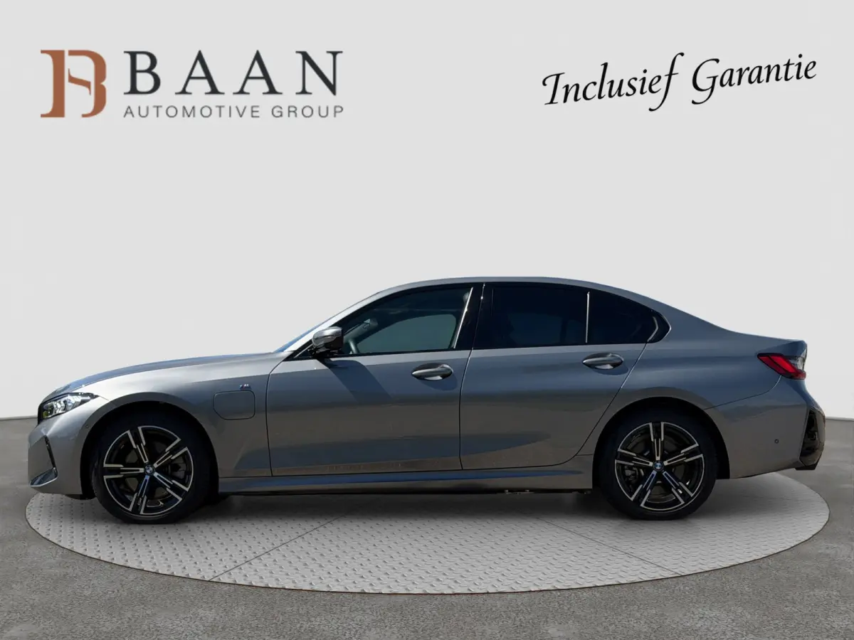 330e xDrive!|M-Sport|24mnd Gar|360|Memory|HUD|Keyless|ACC