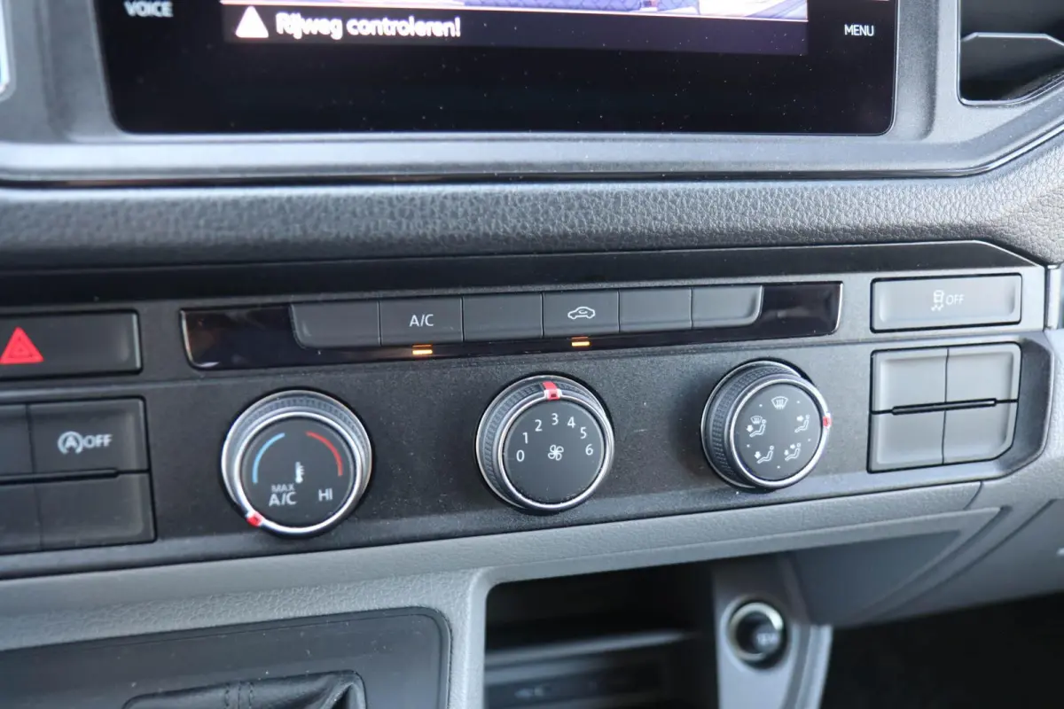 50 2.0 177pk Automaat Lang DL | Karhof | DHollandia Laadklep 1000KG |  Voertuigcategorie N2 | App Connect | Cruise Control | Achteruitrijcamera | Lane Assist