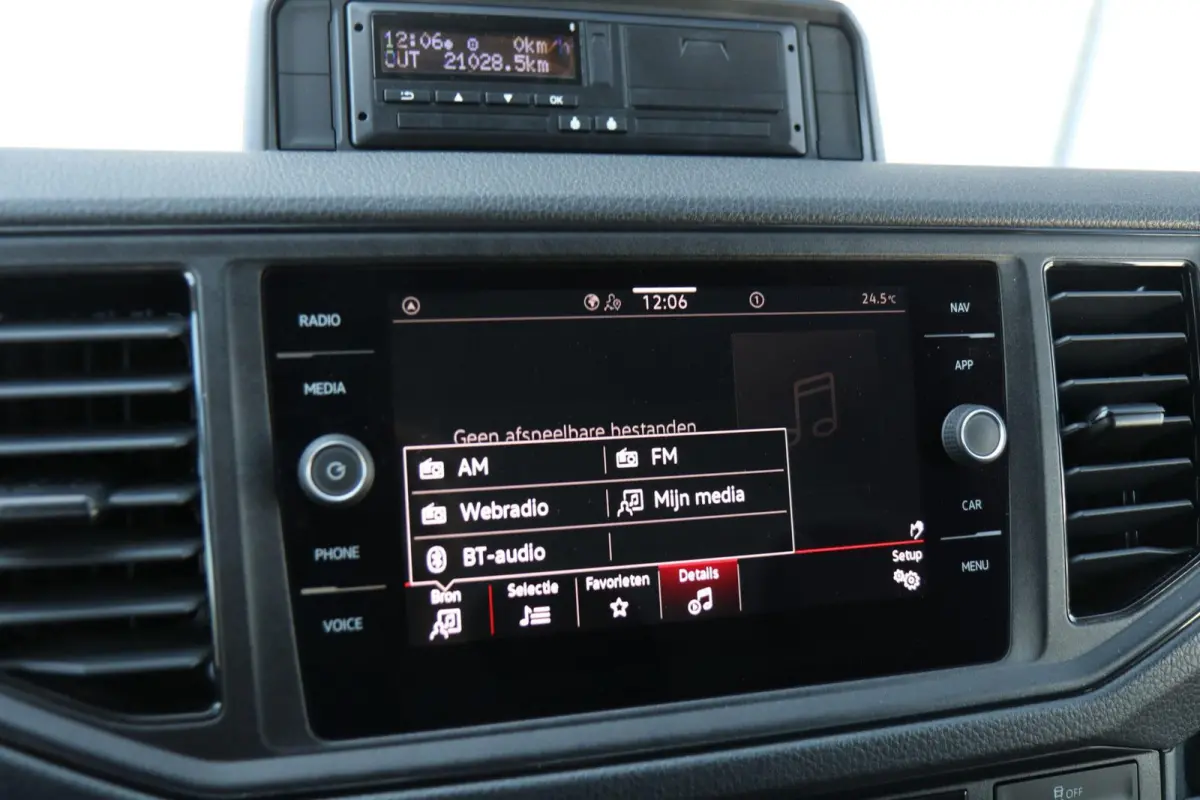 50 2.0 177pk Automaat Lang DL | Karhof | DHollandia Laadklep 1000KG |  Voertuigcategorie N2 | App Connect | Cruise Control | Achteruitrijcamera | Lane Assist