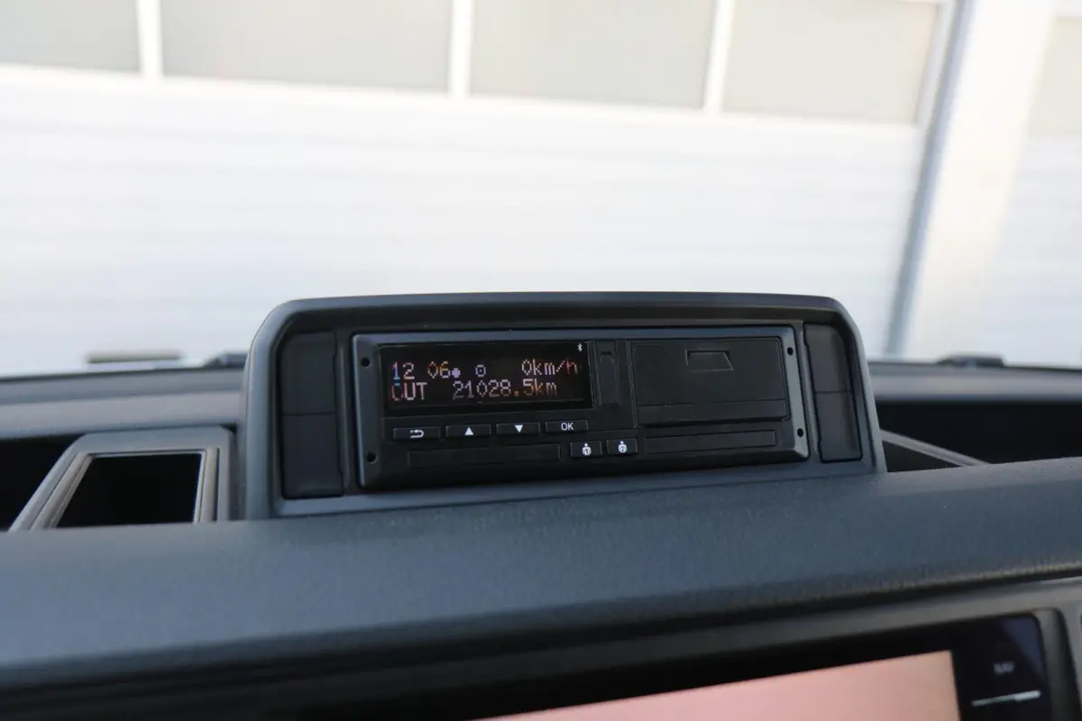 50 2.0 177pk Automaat Lang DL | Karhof | DHollandia Laadklep 1000KG |  Voertuigcategorie N2 | App Connect | Cruise Control | Achteruitrijcamera | Lane Assist